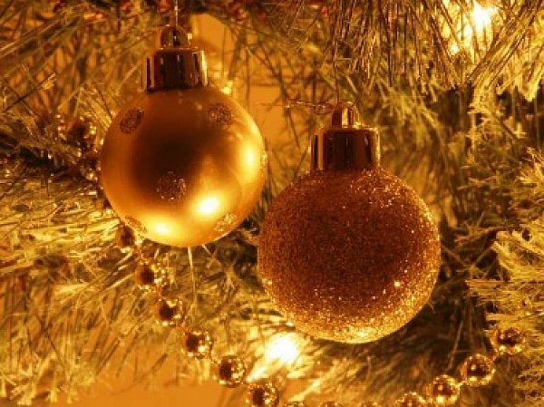 2. prosince Zpívání u rozsvícení vánočního stromku a vánoční koncert na Jílovském zámku